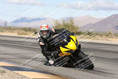 media/Nov-16-2025-Race Pace (Sun) [[8c5fa54630]]/Non Verified Riders (1st 20 Minutes)/3-Turn 3 Inside (11am)/